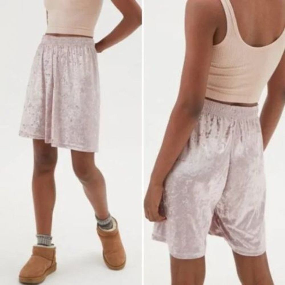 NWT Urban Outfitters Urban Renewal Recycled Velvet Sweat Short | M